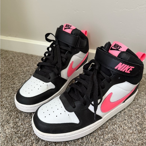 Nike Court Borough black & pink sneakers- youth size 6.5/women size 8-8.5 - Picture 3 of 9